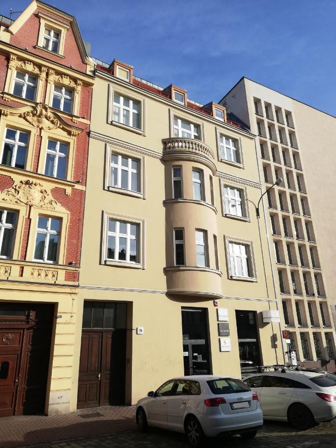 Na Teatralnej 14 - *